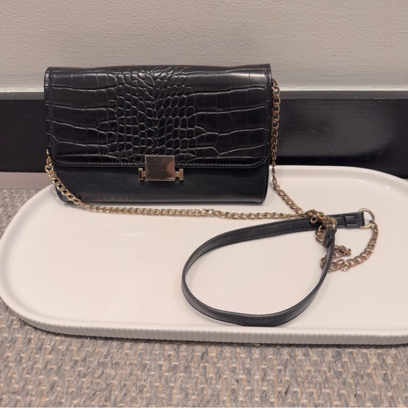 Mistuque Handbags - Mistique Black and Gold Fo-Croc-Embossed Wallet Clutch with Chain Detail